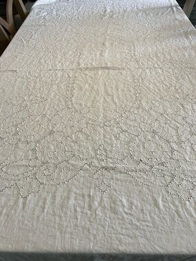 Vintage White Cutwork Linen Tablecloth 82” x 62” rectangle